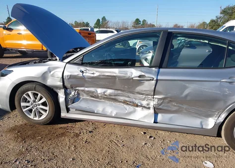 2025 Toyota Camry Le z USA, uszkodzony, nr VIN 4T1DAACK9SU508427